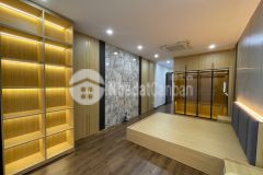 Nhà đẹp đường ô tô tránh view thoáng ngõ phố ngọc thụy dt 43m2. giá 14.5 tỷ