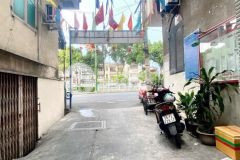 Nhà hoàng sa hẻm xe hơi cần bán