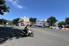 Chính chủ cho thuê 8000m2 bãi sau mặt tiền 100m giá 300tr tháng