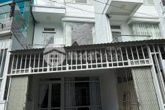 Bán nhà sổ riêng ô tô đậu trong sân p.xuân hương