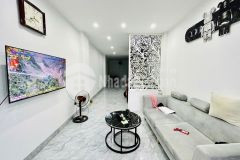 Nhà đẹp đội cấn ngõ thông gần phố 38m² x 5 tầng mặt tiền rộng hơn 11 tỷ