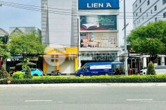 Cho thuê nhà mặt tiền 30 tháng 4 gần ngã tư trần hoàng na ngang 7m