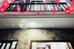 Nhà đẹp nội thất hiện đại gần đường ô tô ngõ phố ngọc thụy dt 30m2. giá 6.98 tỷ