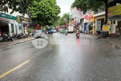 Bán đất tặng nhà phố ô cách 50m, mt4m, ô tô thông, gần trung tâm hành chính quận.