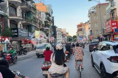 Siêu hiếm, nhỉnh 9 tỷ, nhà phố ngọc lâm, thang máy nhập khẩu châu âu, ngõ thông, sát phố.