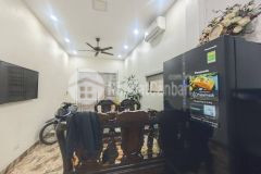 Mình cần bán nhà lô góc rộng 42m2 giá 5 tỷ 2 tại trương định, hai bà trưng. chỉ 100m ra đường lớn