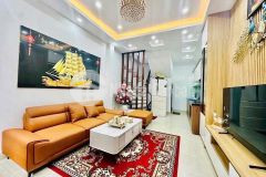 Bán nhà ngô gia tự, long biên 5t, 33m2 giá 6,5 tỷ ô tô đỗ cách 20m