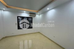 Cực thơm ngon 36 m2 5 tầng nhà dân xây thanh am sổ đỏ