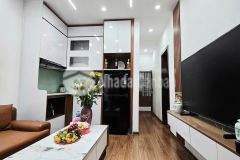 Bán căn hộ tập thể phố chùa láng, đống đa, nhà đẹp 2 ngủ, 2vs, ô tô đỗ