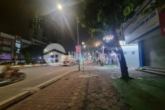 Mặt phố hoàng quốc việt 55m2, 5 tầng vỉa hè 10m kinh doanh 36.8 tỷ hiếm cầu giấy