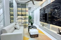 Bán nhà hai bà trưng, lô góc, 4 tầng nội thất đẹp, gần mặt ngõ thông phố hồng mai.