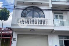 Bán nhà 1 trệt 2 lầu mặt tiền đường trần đại nghĩa p4 p. phước hậu vĩnh long