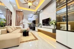 Bán nhà phố kim giang hoàng mai, ngõ thông gần đường ô tô, 5 tầng nội thất đẹp.