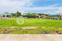 Bán gấp đất bến lức đường rộng hai oto né nhau lại không bị trừ lộ giới. xây cất tự do