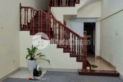 Cho thuê nhà riêng đường hoàng ngân cầu giấy 50m x 5t, 6pn giá 18tr, 10m ra ô tô