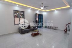 Cực thơm nhà giang biên 34 m 4 tầng 3,99 tỷ sổ đỏ mới tinh