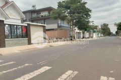 1 lô đất quá đẹp, mặt tiền tôn thất thuyết, lô 90, trung tâm đức trọng, lâm đồng