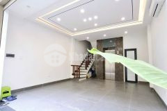 Nhà đẹp nội thất hiện đại đường ô tô ngõ phố trạm dt 37m2. giá 11.5 tỷ