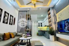 Bán nhà thịnh liệt, dt45m,giá hơn 9 tỷ,ngõ thông,lo góc,oto qua nhà