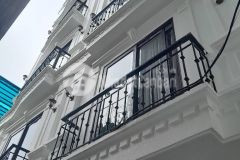 Hiếm nhà đẹp đông dư 5tầng đầy đủ nội thất ôtô đỗ gần nhỉnh 5tỷ