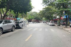 Nhỉnh 8 tỷ nhà mới lõi phố ngọc lâm, 1 nhà ra ô tô thông, full nội thất, ô chờ thang máy.