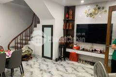 Bán nhà 5 tầng đường đông ngạc, btl 38m x5t nhà đẹp mỗi tầng 1 phòng cách đường o to 10m