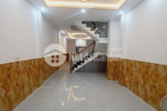 Nhà đẹp 3 tầng sát chợ lk56 hẻm 6m cần bán gấp 4x17.5 chỉ hơn 5x