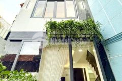 Nhà xây mới 4 tầng 5pn, dtsd 110m2, ngã tư phú nhuận, giá 6.x ty