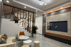 Bán nhà ngọc lâm,long biên 4 tầng,47m,mt5m oto đỗ cổng nhỉnh 11 tỷ