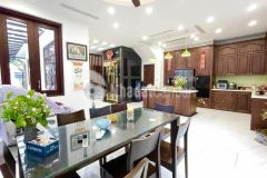 Biệt thự siêu vip chủ tâm thiết kế xịn sò thang máy nội thất châu âu