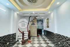 Bán nhà cầu giấy ô tô tránh, ô tô vào nhà,khu vực giao thông thuận tiện