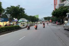 Nhà nguyễn văn cừ 45m, 6t, mt4m, thang máy, ô tô đỗ cửa, ngõ nông, nội thất thông minh.