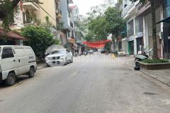 Hiếm lắm, hơn 7 tỷ nhà dân xây phố ái mộ 35m, 5t, cách 1 nhà ra ô tô tránh, dân trí cao.