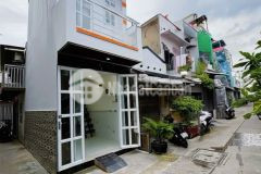 Siêu phẩm bình tân, hẽm 5m, ô tô đỗ cửa, 2 tầng, nhỏ xinh đẹp lung linh, nhỉnh 1tỷ