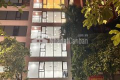 Cho thuê nhà mp trần quốc hoàn, cầu giấy 60m x 6t thang máy giá 75tr, vỉa hè to