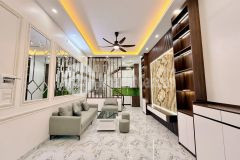Bán nhà tam trinh hoàng mai gần mặt ngõ thông phố lĩnh nam, nhà mới 5 tầng full nội thất.