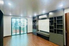 Cho thuê nhà phân lô ô tô vào nhà phan văn trường cầu giấy 50m x 5t giá 22 triệu