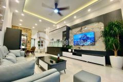 Gara ô tô, 1 nhà ra phố nguyễn trãi, 8 tầng thang máy, 36m2, mt 4.4m, 18 tỷ.