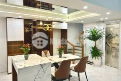 Em đang có căn nhà trường chinh ngã tư sở 4pn, 6 tầng thang máy xây mới giá 12.x tỷ