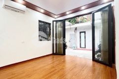 Bán nhà tập thể ngọc lâm, long biên 1t, 42m2 giá 3,65 tỷ ô tô nhỏ đỗ cửa