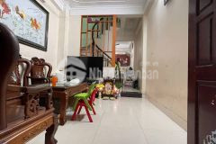 Bán nhà đường giải phóng hoàng mai gần bến xe giáp bát, ngõ rộng, 5 tầng mặt tiền rộng.