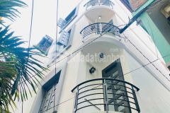 Sốc nhiệt nhà nguyễn văn cừ, quận 1 3,8m x 6,2m 4 tầng chỉ giá 6,1 tỷ