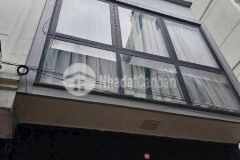 Cho thuê nhà nguyên căn nội thất đầy đủ ngõ phố việt hưng dt 32m2. giá 10 triệu tháng