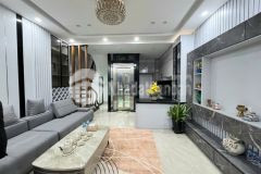 Bán nhà ngọc lâm bồ đề, thang máy lung linh, tặng nội thất xịn, gần phố, giá hời