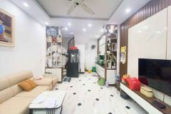 Cần bán nhà ngõ 765 bát khối, long biên 33m2, 5t giá 6,3 tỷ ngõ vào thuận tiện