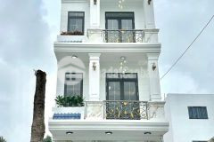 Đường d4 kdc hồng loan, lòng đường 10m vĩa hè mõi nên 5m.