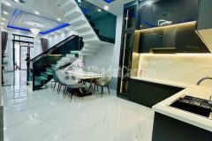 Anh hoàng gã nhanh căn nhà 2 tầng quận 7 hẻm 5m 105m2 4x26m