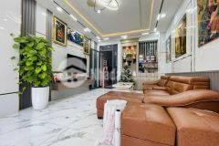 Bán nhà hxt thông phạm văn bạch p12 ngang 4.2 m 93m2 4l có t.máy kd buôn bán 13.7 tỷ.