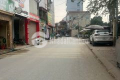 Lô góc đối diện trường cấp 2 như quỳnh, trung tâm chợ, kd thoải mái 0828218468