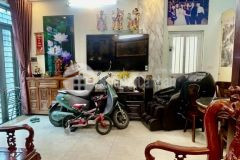 Bán nhà bát khối, long biên 4t, 37m2 giá 5,75 tỷ lô góc, ô tô vf3 đỗ cửa